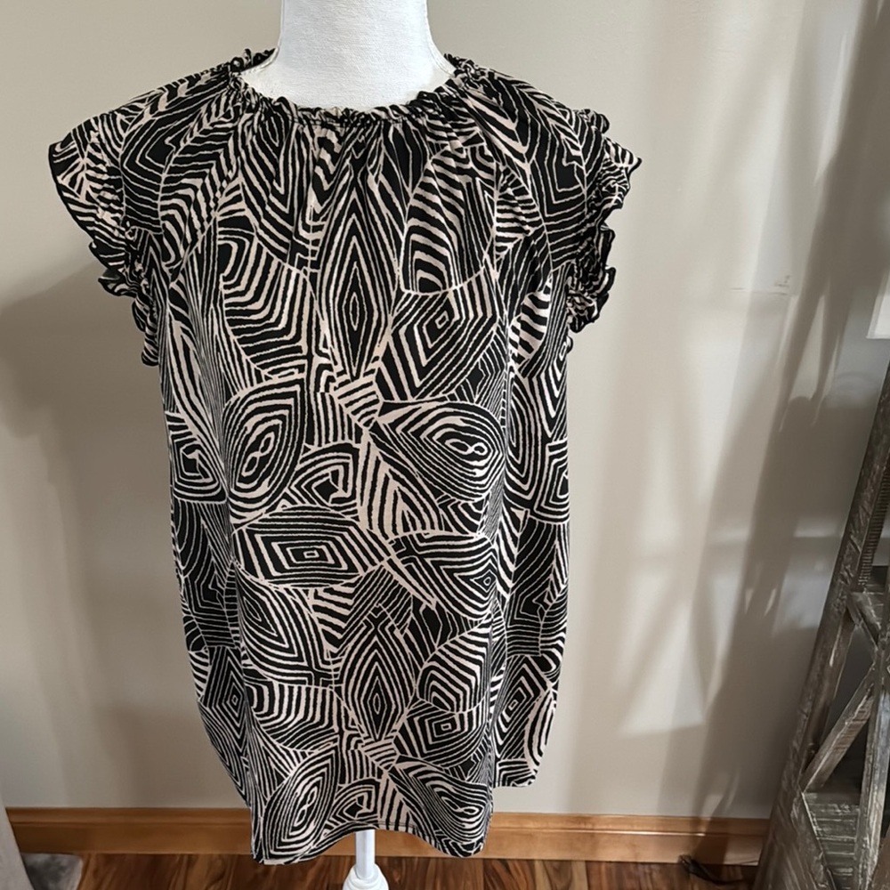 New Sleeveless Shell Blouse from Acting Pro - Large